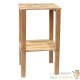 Grande cabane de jardin en bois pour le rangement des outils et le stockage des objets de jardin.