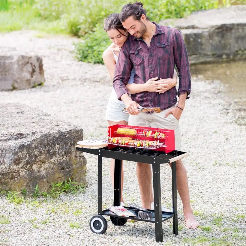 Barbecue charbon classique chariot rouge et noir