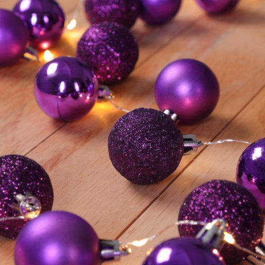 Guirlande de Noël Boules et LED sapin 2m VIOLET